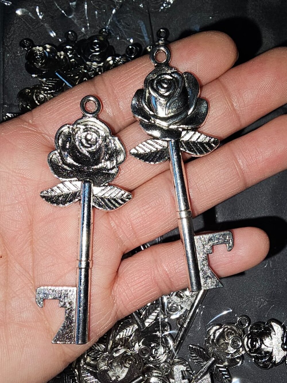 35 Pieces Metal Silver Rose Key Pendant Charms